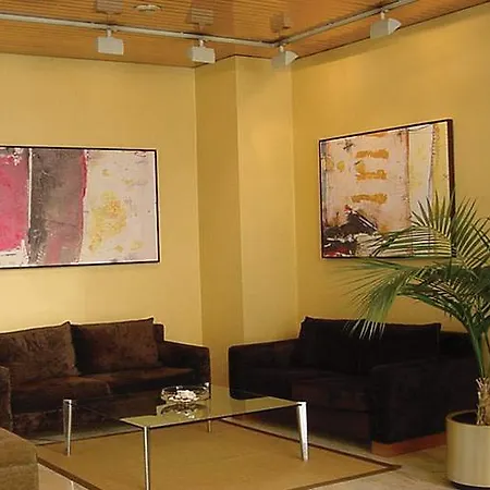 Hesperia 4*